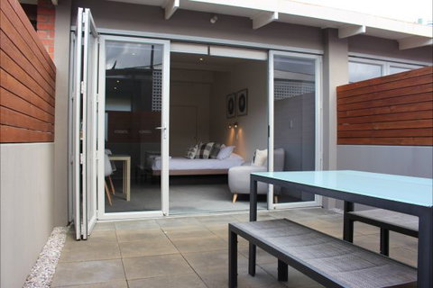 Sandy Bay Studio Apartment - Accommodation Guide 1