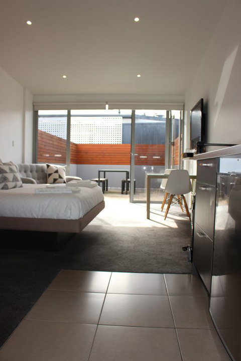 Sandy Bay Studio Apartment - Accommodation Guide 2