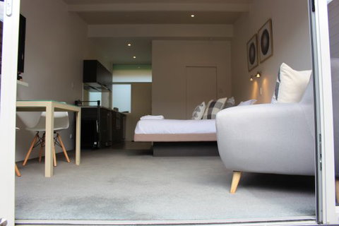 Sandy Bay Studio Apartment - Accommodation Guide 3