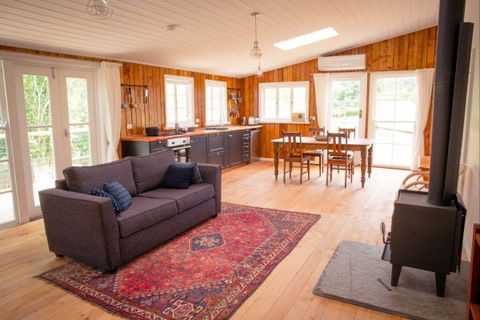 Sandalwood Shearing Shed - Accommodation Asia 2