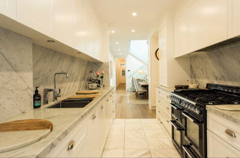 Stylish Interiors In The Bay - Accommodation China 4