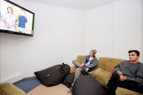 The Nook Backpackers - Accommodation Guide 4