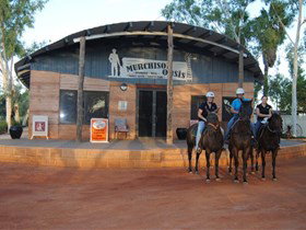 Murchison Oasis Roadhouse, Motel, Caravan Park - Accommodation Asia 3