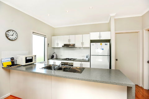 Ariadne - A Hop Skip And A Jump To The Beach With Sea Views - Accommodation China 4