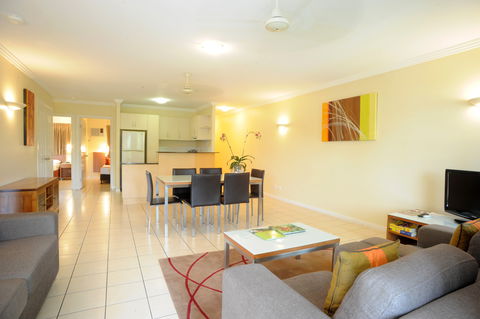 Bay Village Tropical Retreat - Accommodation China 7