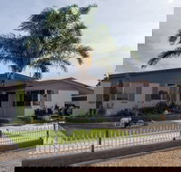 Chrissie's Palace - Accommodation Guide