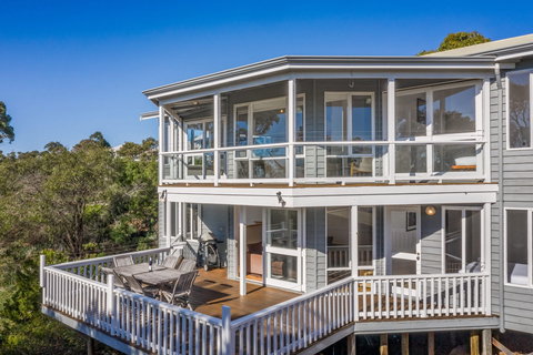 Eagle Heights - Accommodation Asia 0