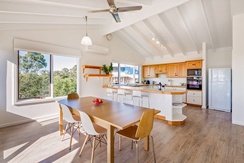 Eagle Heights - Accommodation Asia 3