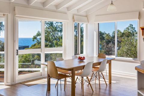 Eagle Heights - Accommodation Asia 4