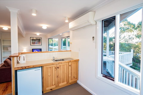 Eagle Heights - Accommodation Asia 6