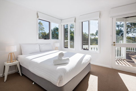 Eagle Heights - Accommodation Asia 7