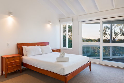 Eagle Heights - Accommodation Asia 8