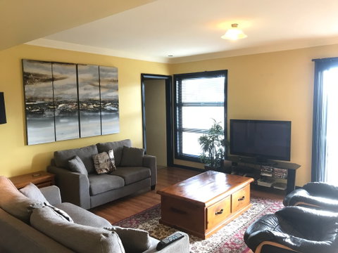 Glenmoore - Accommodation Guide 1