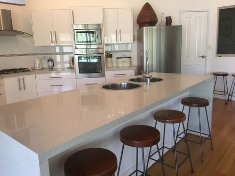 Kangaroo Hollow Preston Beach - Accommodation Guide 2