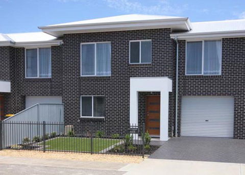 Oaklands Junction - Accommodation Guide 0