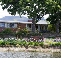 Waterside Accommodation - Derwent Hideaway