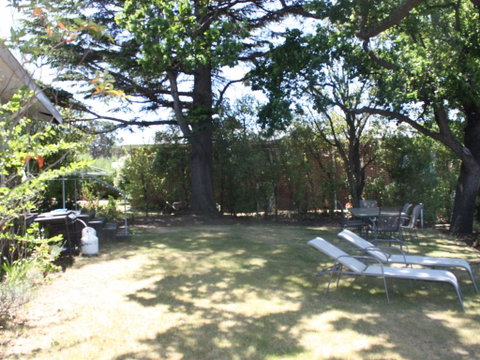 Waterside Accommodation - Derwent Hideaway - Accommodation Guide 7
