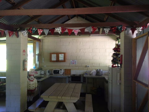 Yackandandah Holiday Park - Accommodation Guide 2