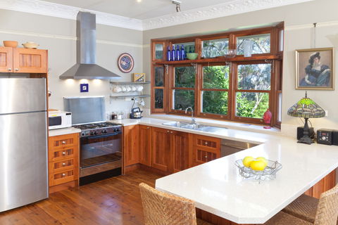 Blue Peace: Blue Mountains Home - Accommodation Guide 2