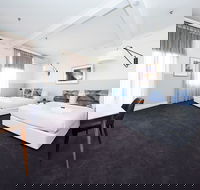 Bridgeview Hotel