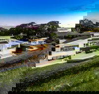 Byron's Brae - Accommodation China