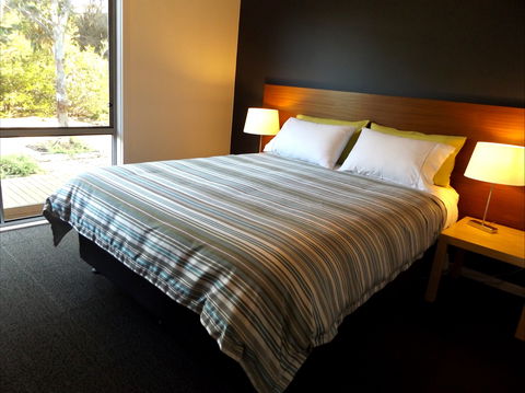 Coorong Waterfront Retreat - Accommodation Asia 2
