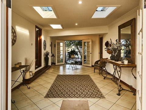 Glenellyn House - Servants Quarters - Accommodation Asia 2