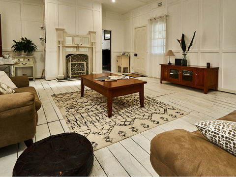 Glenellyn House - Servants Quarters - Accommodation Asia 3