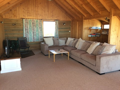 Hero - Accommodation Guide 3