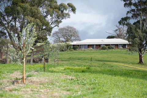 Kardella Country Homestead - Accommodation Guide 1