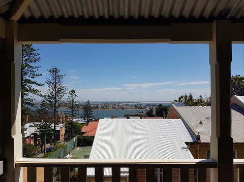 Newcastle Short Stay Apartments - Vista Apartment - Accommodation Guide 0