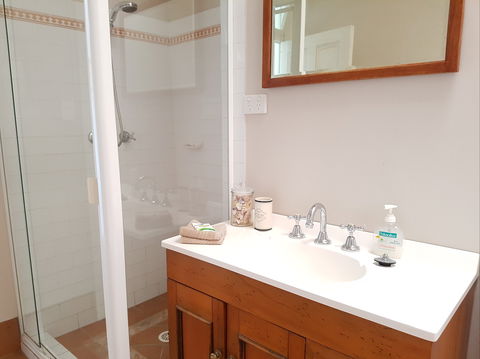 Newcastle Short Stay Apartments - Vista Apartment - Accommodation Guide 5