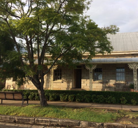 Surgeons Cottage - Accommodation China 0