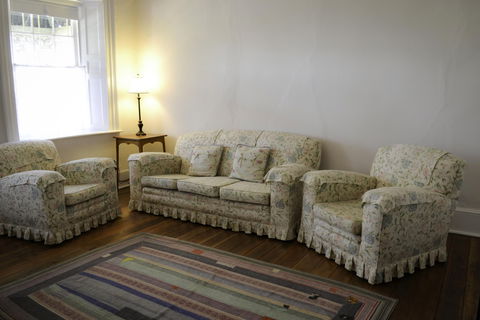 Surgeons Cottage - Accommodation China 4