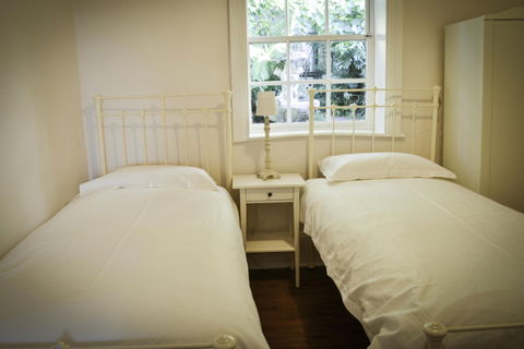 Surgeons Cottage - Accommodation China 5