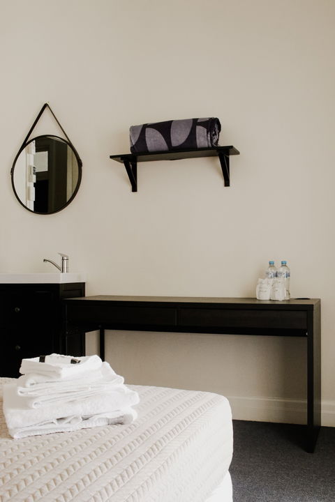The Australian Hotel Motel - Accommodation China 9