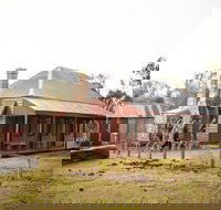 The Pines Cottage - Accommodation Guide