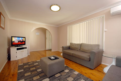 Barrack Point Holidays At Warilla Bowling Club - Accommodation Guide 2