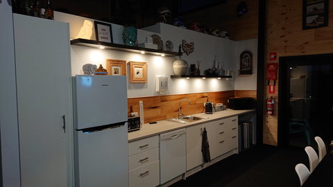 Bed In A Shed Tasmania - Accommodation Guide 2