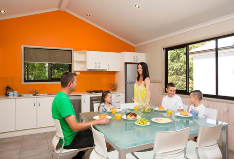 Burleigh Beach Tourist Park - Accommodation Asia 0