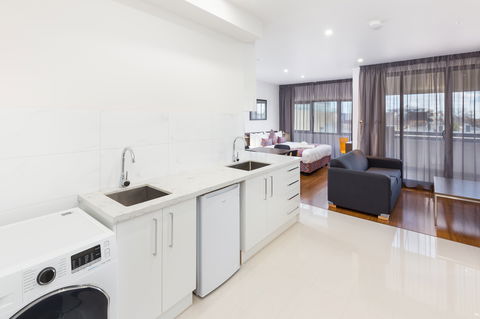 City Edge Dandenong Apartment Hotel - Accommodation Guide 2
