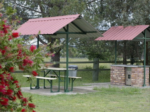 Country Road Caravan Park - Accommodation China 1