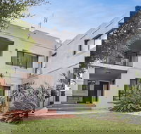 Duplex by the Sea - Accommodation China