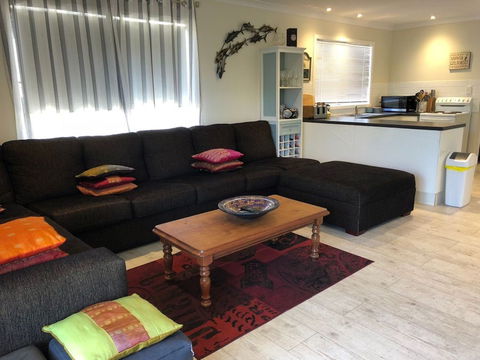 Flutterby's Beach Retreat Preston Beach - Accommodation Guide 0