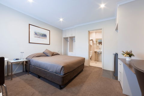 Forrest Hotel And Apartments - Accommodation Guide 2