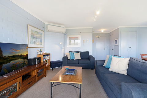 Newcastle Short Stay Apartments - Flagstaff Apartment - Accommodation Guide 1