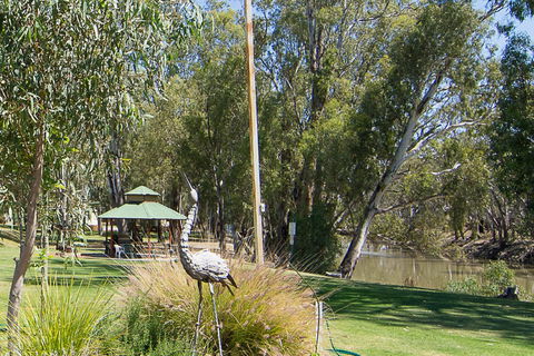 Balranald Caravan Park - Accommodation Guide 2