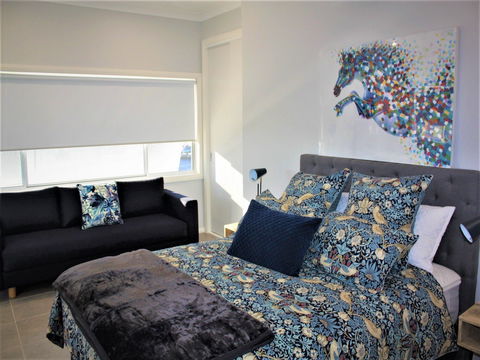 Coolah Shorts - Self Contained Apartments - Accommodation China 0