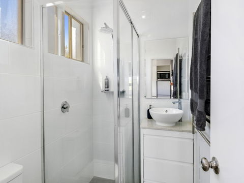 Coolah Shorts - Self Contained Apartments - Accommodation China 2