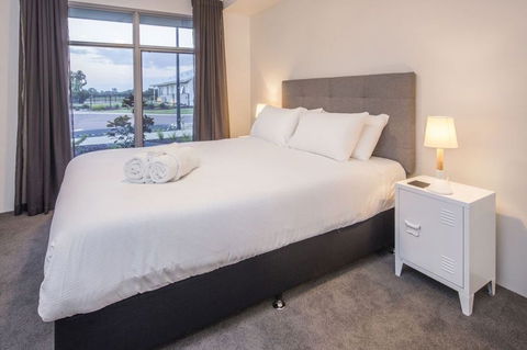 Fairway Lakeside - Accommodation Asia 2
